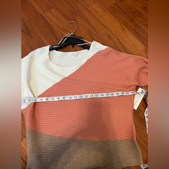 Madison & Hudson sweater size large - Picture 4 of 4